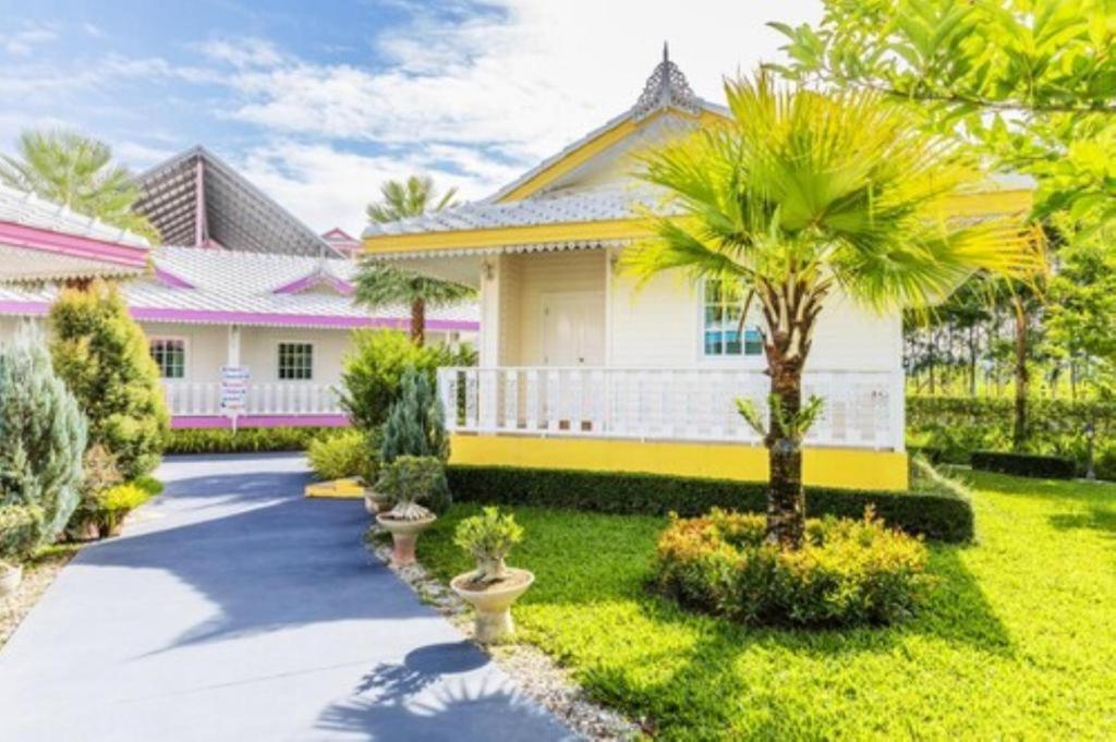 Napasawan Resort Ban Khanong Phra Tai Exterior photo