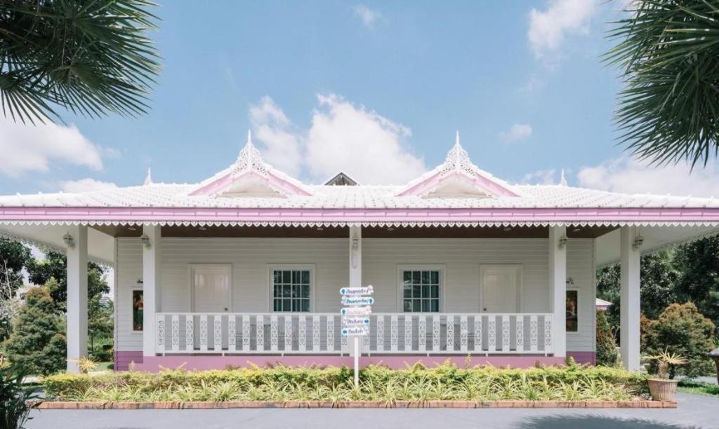 Napasawan Resort Ban Khanong Phra Tai Exterior photo